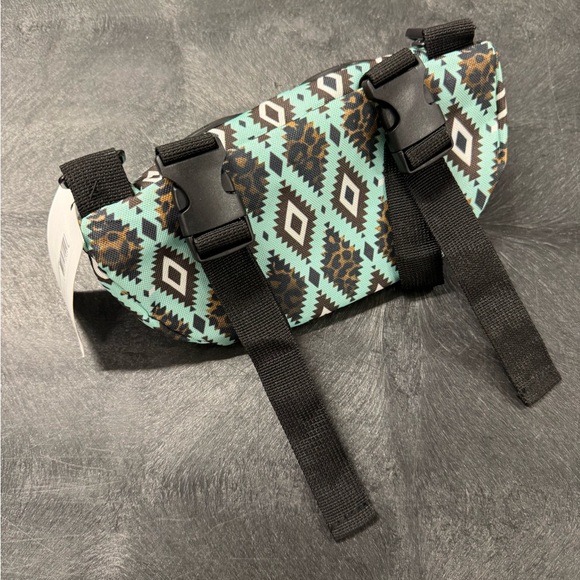 The Beat Bag Bluetooth Pommel Speakers - Turquoise Leopard Aztec - Picture 4 of 4